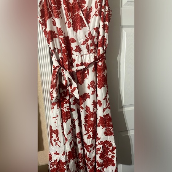 NWT Bloomchic Floral Wrap Dress in Red and White Midi Dress size 3X 22/24 🌺 - Picture 4 of 5